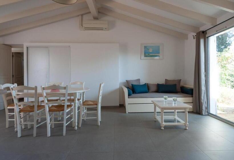 2-Bedroom Classic Apartment, Résidence Marina Di Santa Giulia