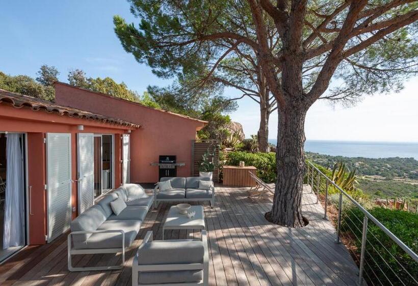 Дом 4 Спальни, Résidence Marina Di Santa Giulia