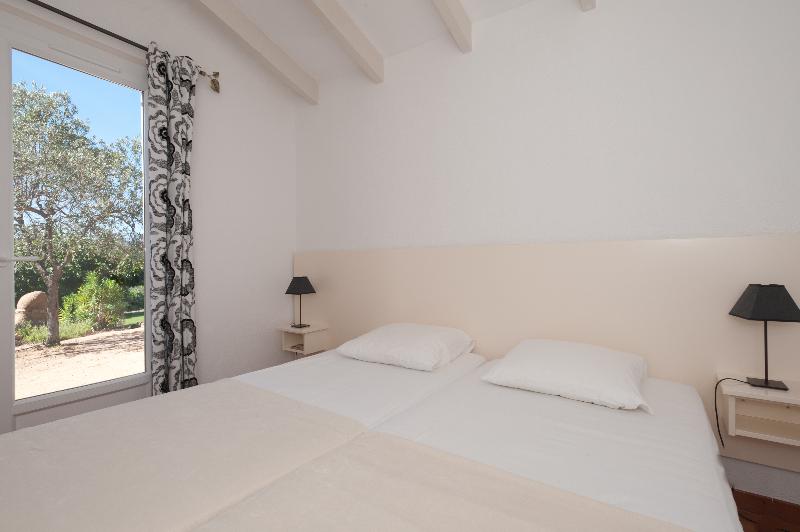2-Bedroom Classic Apartment, Résidence Marina Di Santa Giulia
