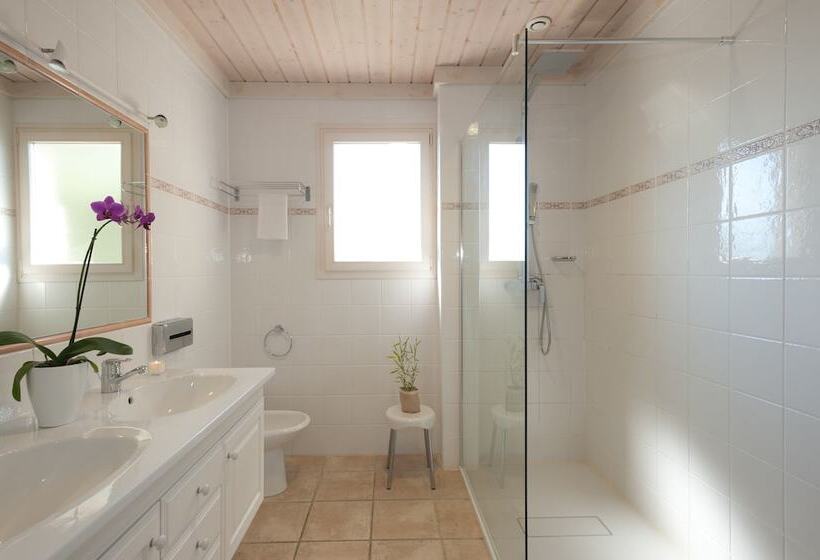 Дом 3 Спальни, Résidence Marina Di Santa Giulia