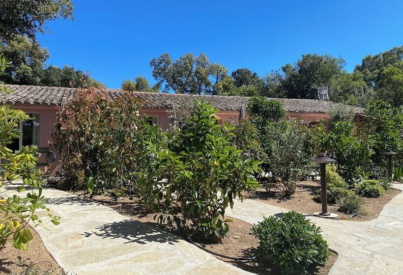 Escritório Estándar, Résidence Marina Di Santa Giulia