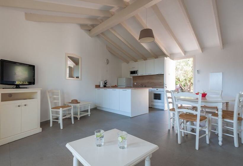 2-Bedroom Classic Apartment, Résidence Marina Di Santa Giulia