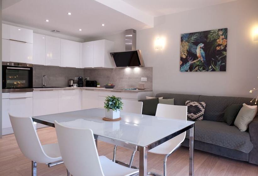 2 Bedroom Premium Apartment, Résidence Marina Di Santa Giulia
