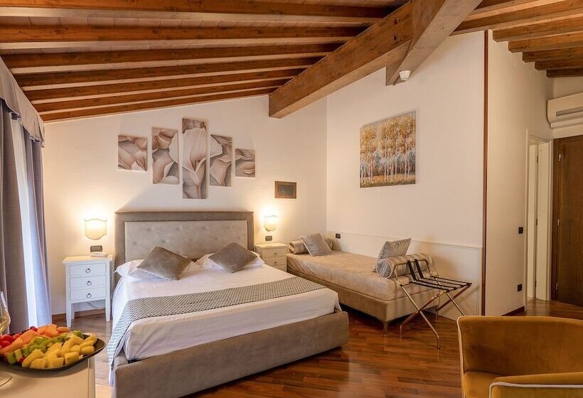 اتاق استاندارد چهار تخته, Villa Cariola