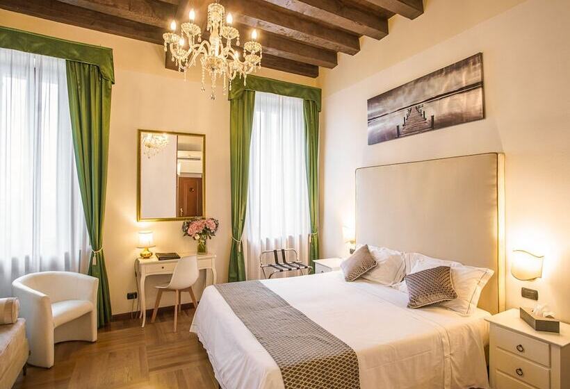 سوییت جونیور, Villa Cariola