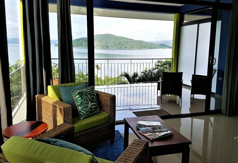 استودیوی استاندارد, Bluebay Bugenvil Lake Lodge