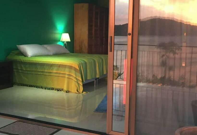استودیوی لوکس, Bluebay Bugenvil Lake Lodge