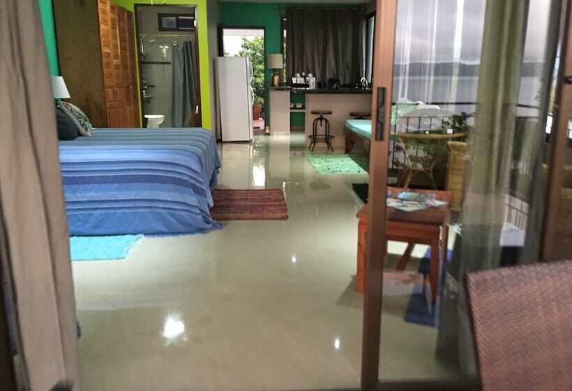 استودیوی لوکس, Bluebay Bugenvil Lake Lodge