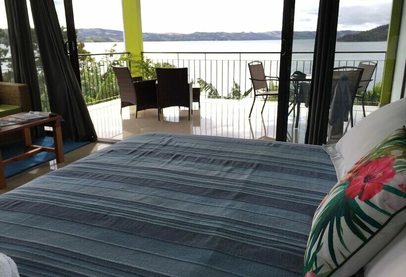 استودیوی لوکس, Bluebay Bugenvil Lake Lodge