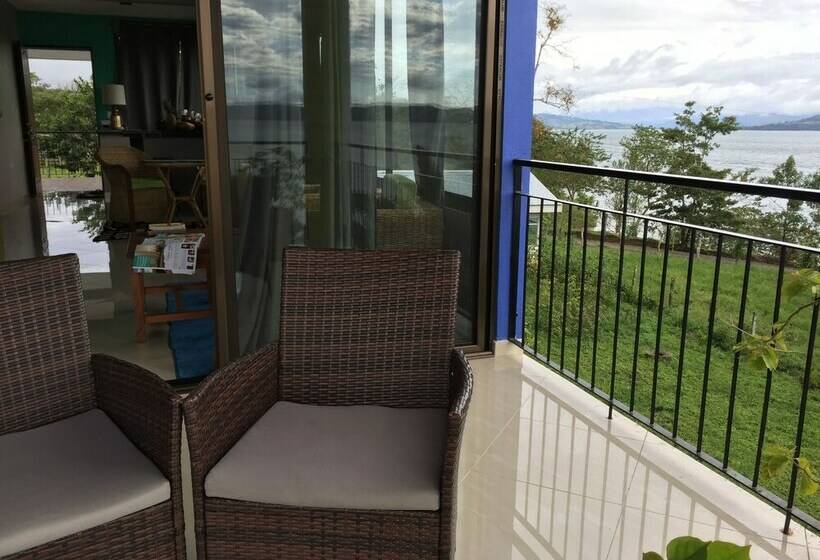 استودیوی لوکس, Bluebay Bugenvil Lake Lodge