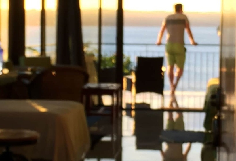 استودیوی لوکس, Bluebay Bugenvil Lake Lodge