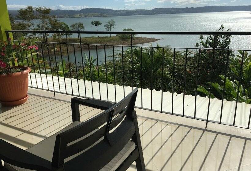 استودیوی استاندارد, Bluebay Bugenvil Lake Lodge