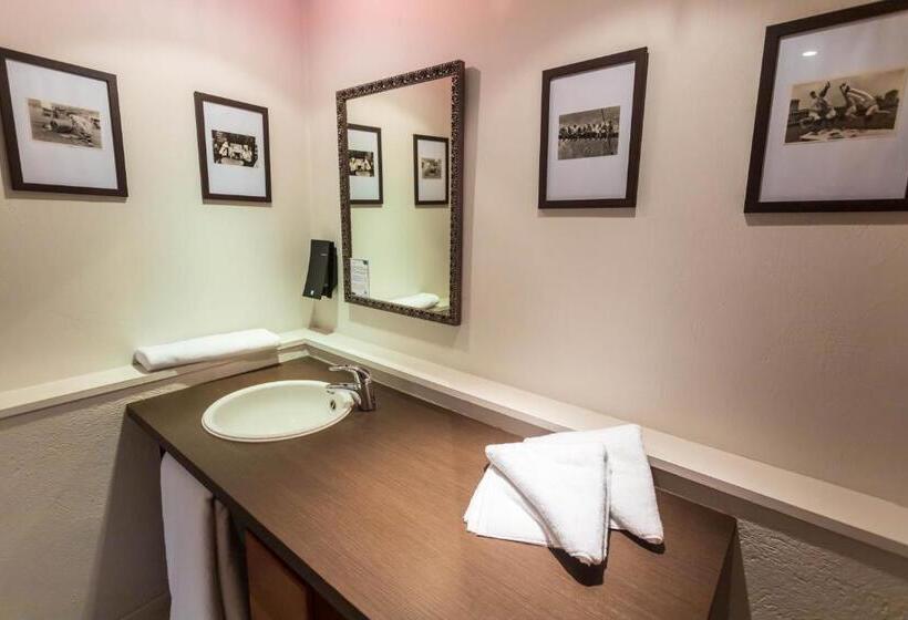 Люкс 3 Спальни, Restaurant Côte Garonne Le Balcon Des Dames   Tonneins Marmande Agen   Chambres Climatisées