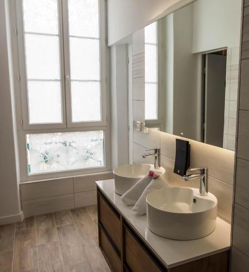 Номер Стандарт Вид на Город, Restaurant Côte Garonne Le Balcon Des Dames   Tonneins Marmande Agen   Chambres Climatisées