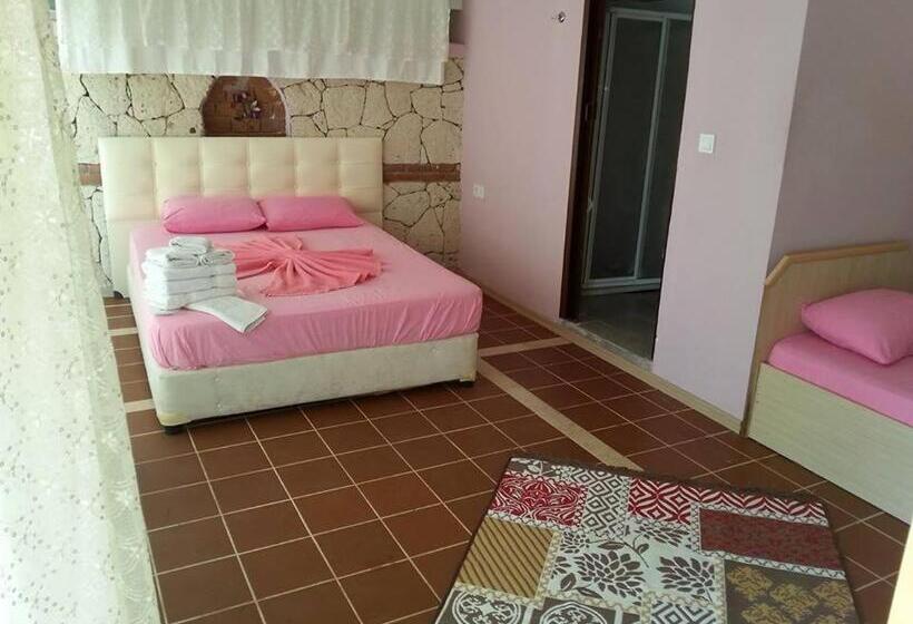 Triple Room Sea View, Yona Motel