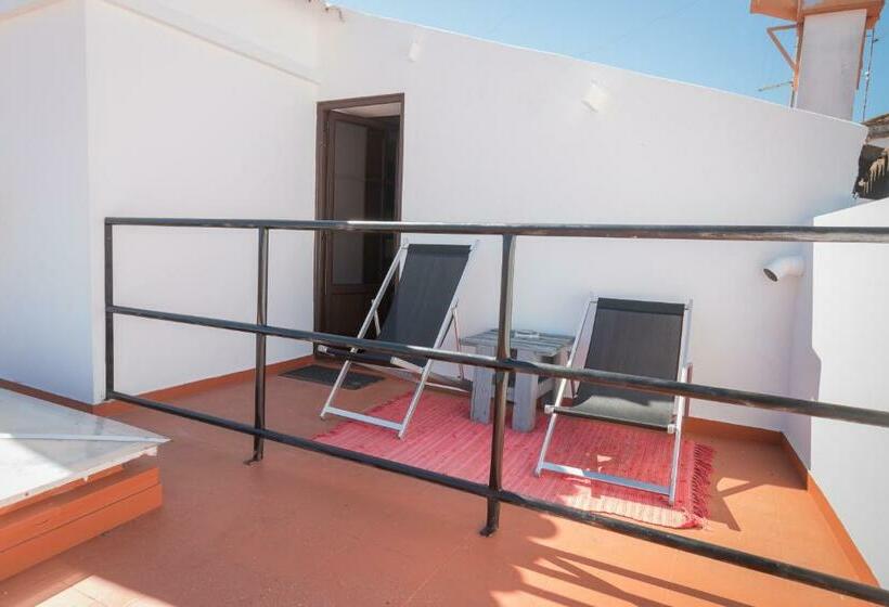 اتاق خانوادگی, Beja Hostel