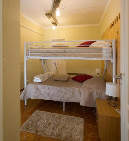 Economy Triple Room, Beja Hostel