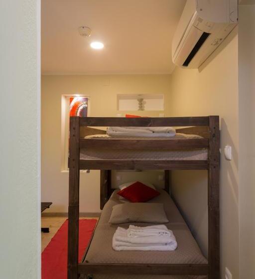 اتاق خانوادگی, Beja Hostel