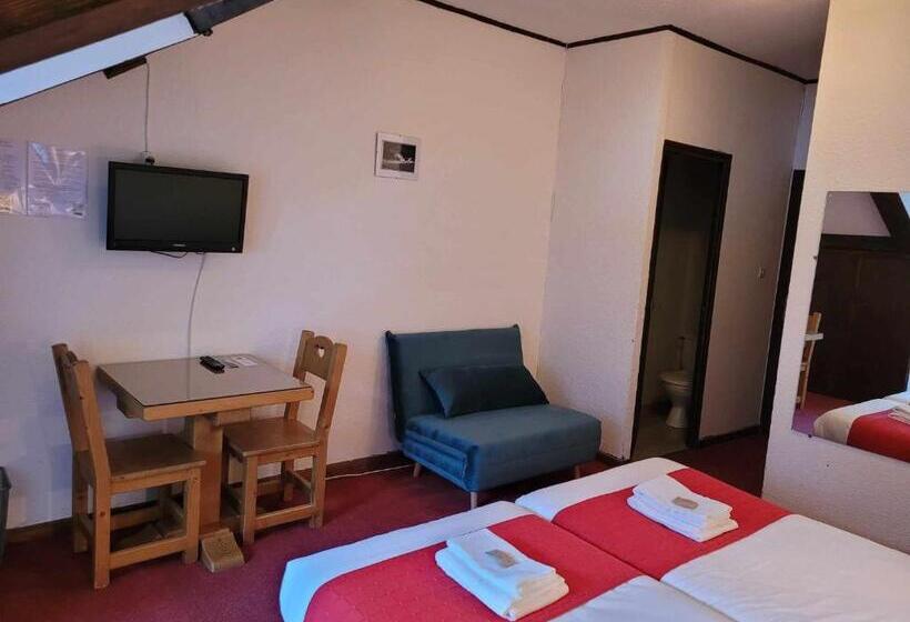 Трехместный Номер Стандарт Вид на Сад, Hôtel Castillan