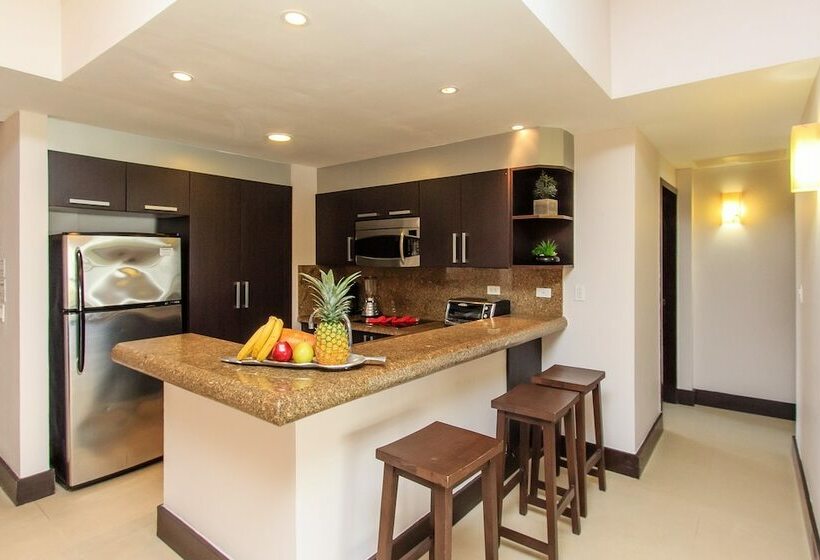 1 Bedroom Penthouse Apartment, Aldea Thai By Stella Rentals
