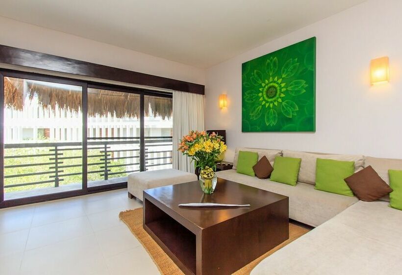 1 Bedroom Penthouse Apartment, Aldea Thai By Stella Rentals