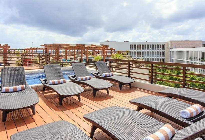 1 Bedroom Penthouse Apartment, Aldea Thai By Stella Rentals