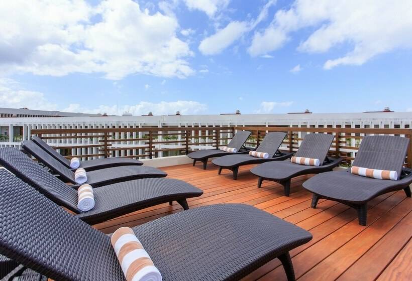 1 Bedroom Penthouse Apartment, Aldea Thai By Stella Rentals