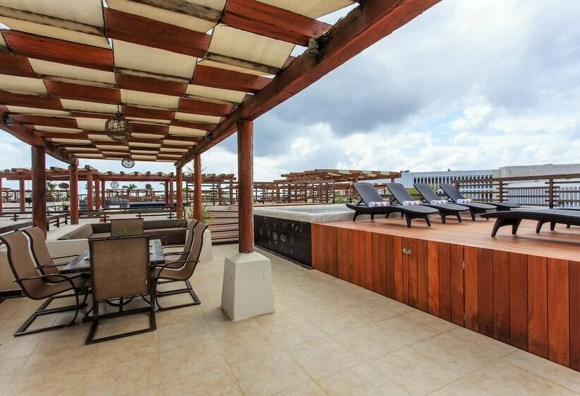 1 Bedroom Penthouse Apartment, Aldea Thai By Stella Rentals
