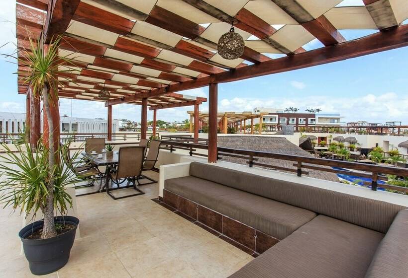 1 Bedroom Penthouse Apartment, Aldea Thai By Stella Rentals