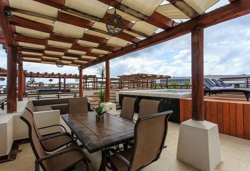 1 Bedroom Penthouse Apartment, Aldea Thai By Stella Rentals