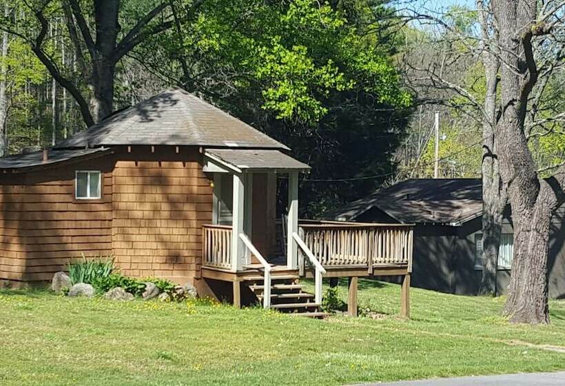 Хижина, Pisgah View Ranch