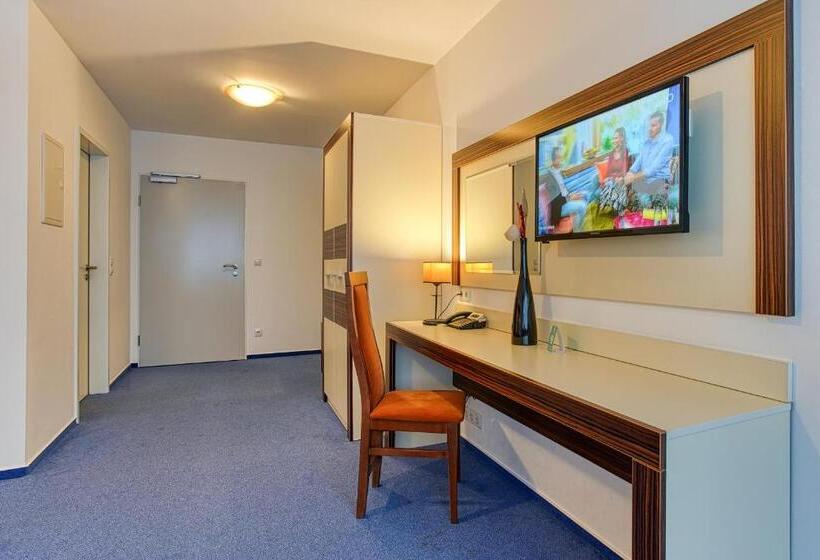 Полулюкс, Centro Hotel Braunschweig, Trademark Collection By Wyndham