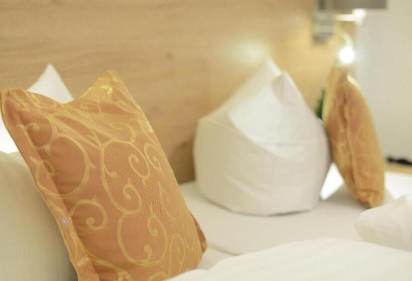 Номер Стандарт, Land Gut Hotel Zum Löwen Garni