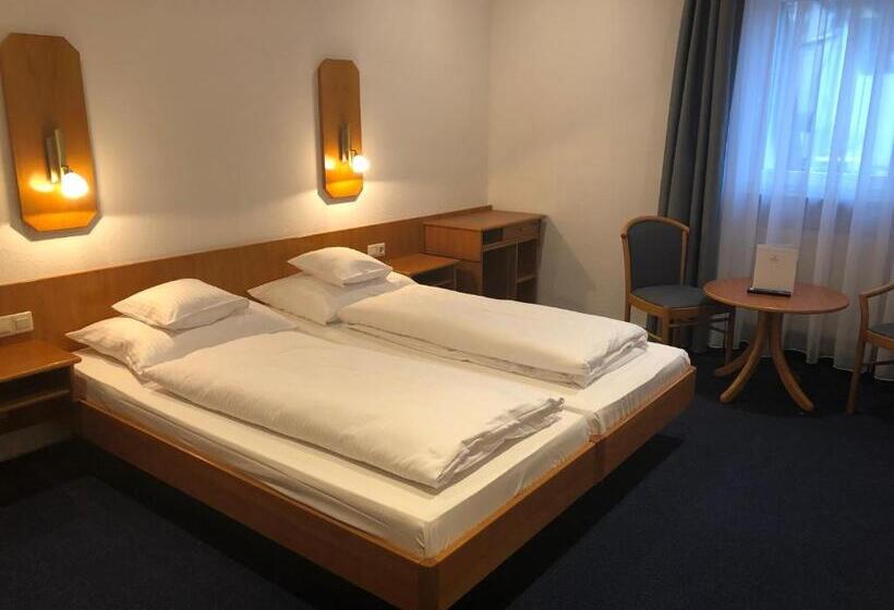 Номер Стандарт, Landhotel Gasthof Zur Krone