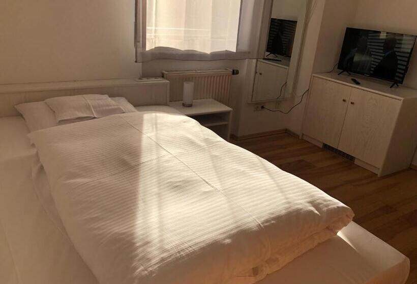 Апартаменты 3 Спальни, Landhotel Gasthof Zur Krone