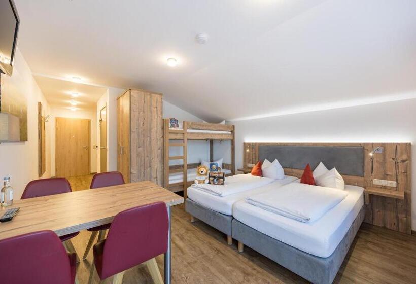 Семейный Номер, Familienhotel Löwen