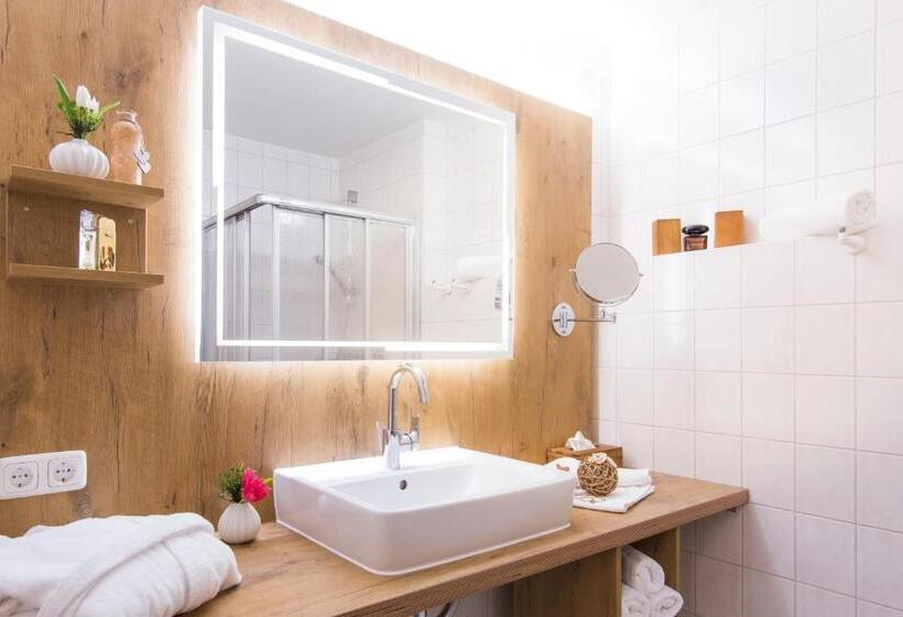 Полулюкс Повышенной Комфортности, Genusshotel Zum Wendl