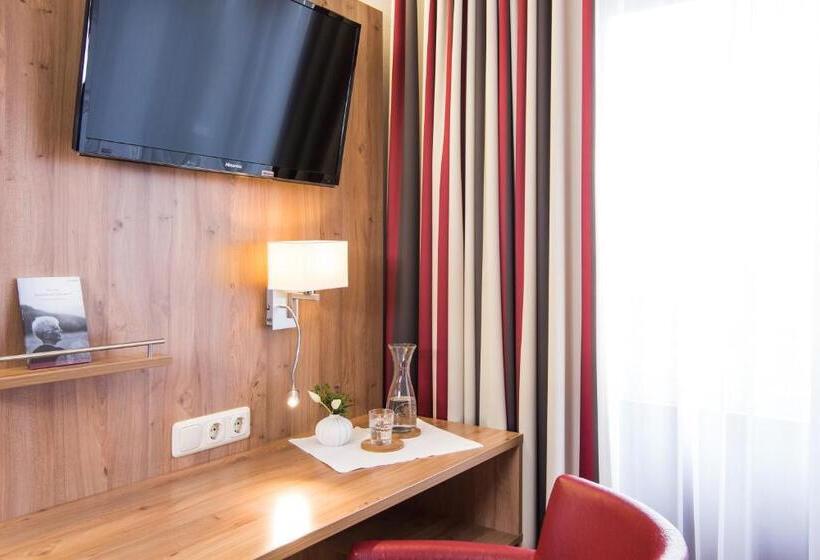 Номер Стандарт Индивидуальный с Балконом, Genusshotel Zum Wendl