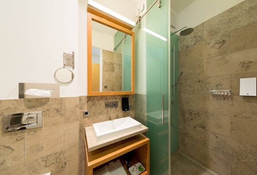 Номер Стандарт Индивидуальный, Schlossparkhotel Mariakirchen