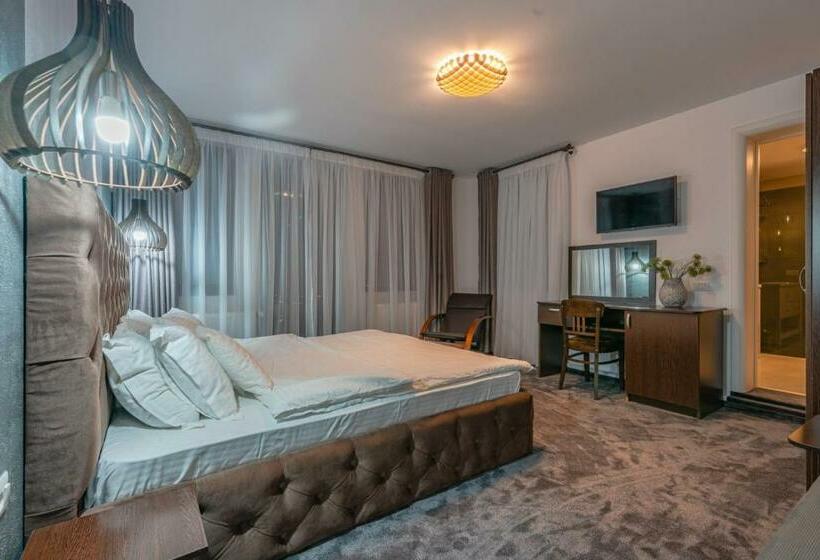 Номер Deluxe, Iris Predeal