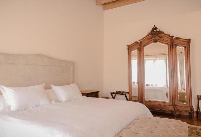 سوییت جونیور لوکس, Hacienda Los Arcangeles