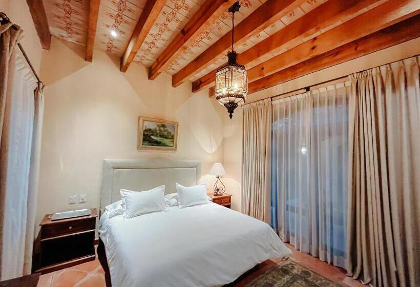 سوئیت با تخت بزرگ, Hacienda Los Arcangeles
