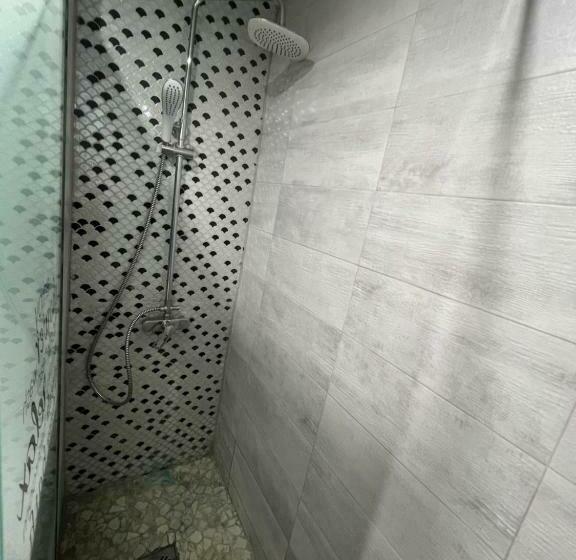 آپارتمان 1 خوابه, Apartament 5ive