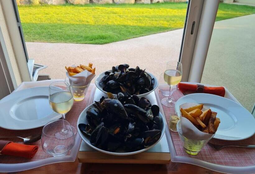 اتاق خانوادگی, Chambres D Hôtes B&b La Bergeronnette Avec Piscine Couverte Chauffée