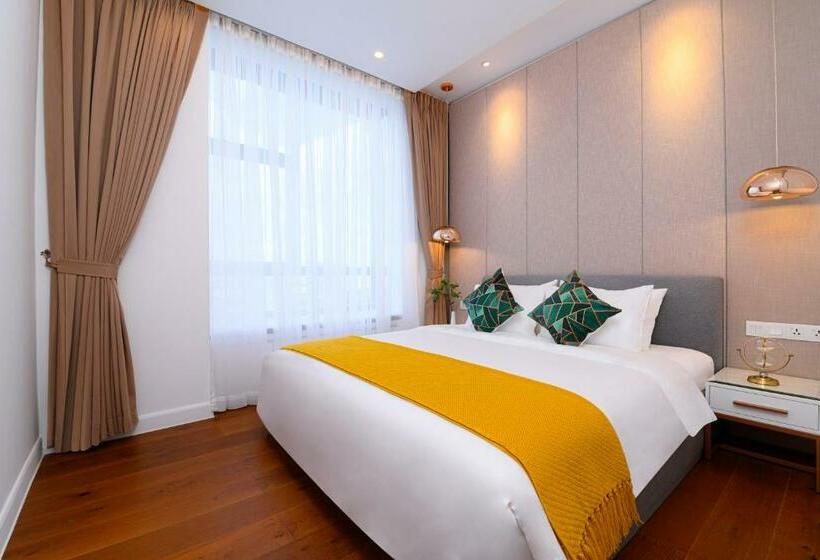 Номер Deluxe, The Peninsula Phnom Penh
