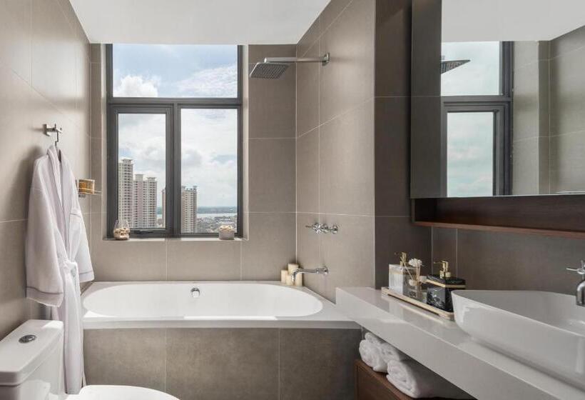 Люкс Семейный 2 Спальни, The Peninsula Phnom Penh