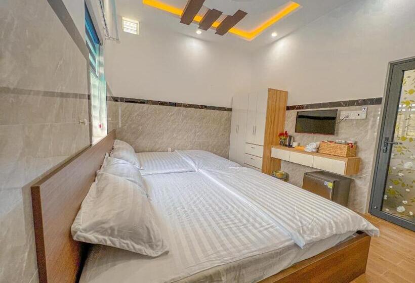 اتاق استاندارد چهار تخته, Homestay Qhome