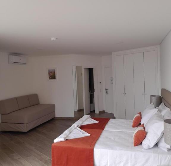 اتاق کلاسیک سه تخته, Algarpapa Rooms