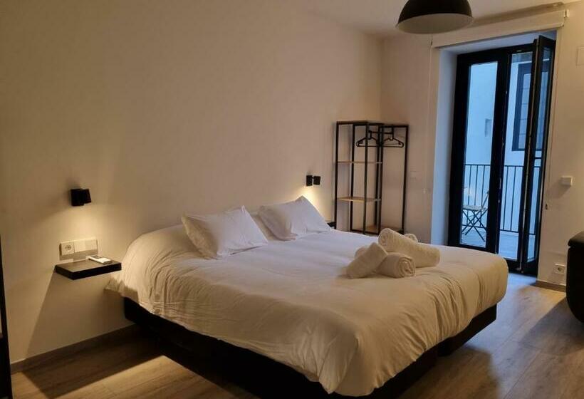 スタンダードスタジオ, Kabialde Apartamentuak