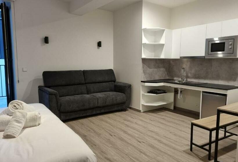 スタンダードスタジオ, Kabialde Apartamentuak